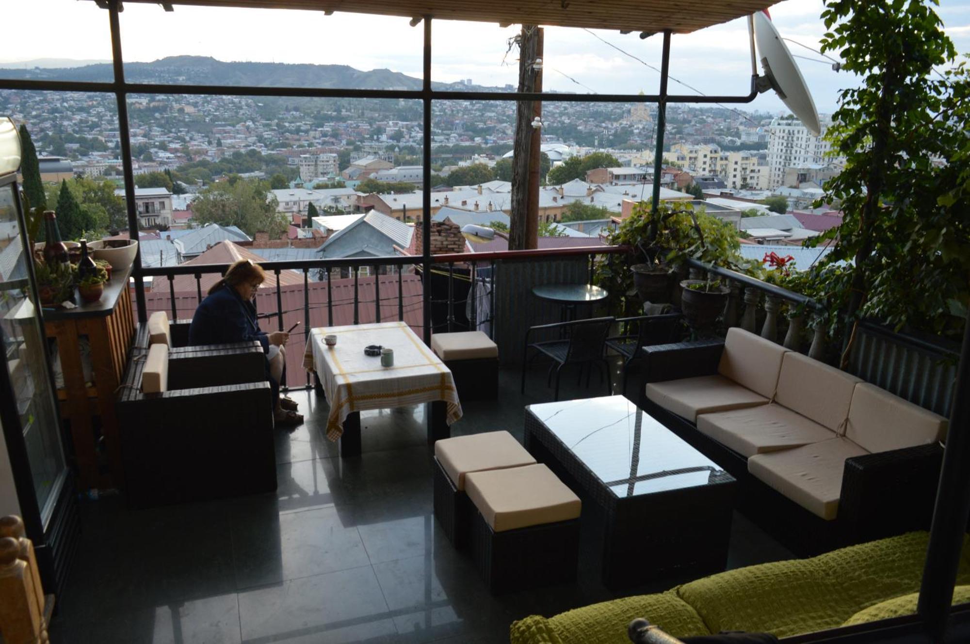 דירות טביליסי Terrace Mtatsminda מראה חיצוני תמונה